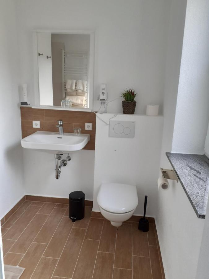 Landgasthof Hotel Lamm Laichingen Bagian luar foto